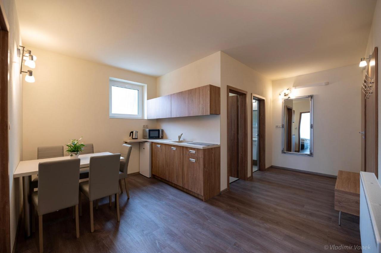 Apartmany I - Kafe 波切尼斯 外观 照片